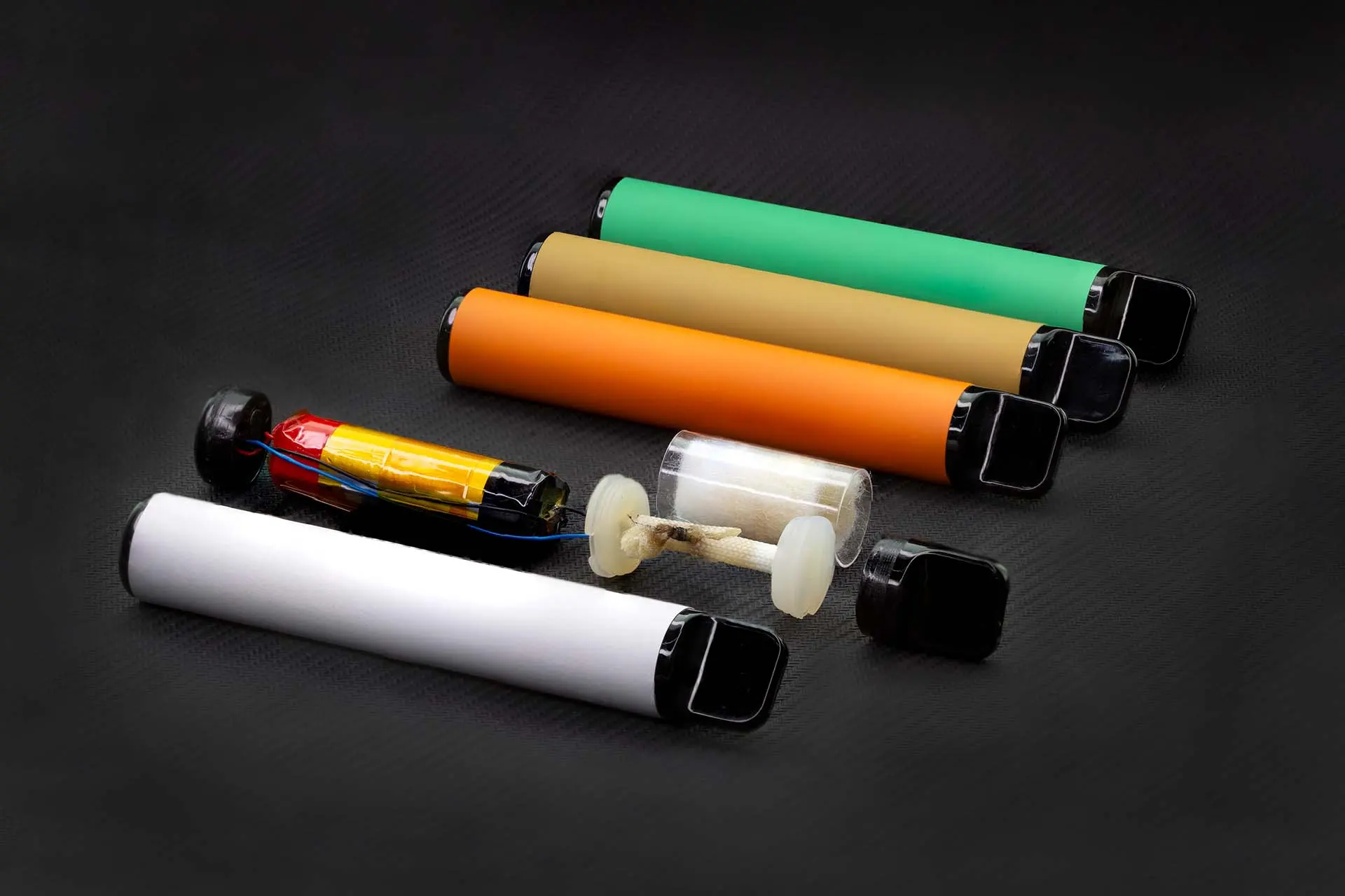 Enhance Your Vaping Experience with HW Disposable Vape Bundles